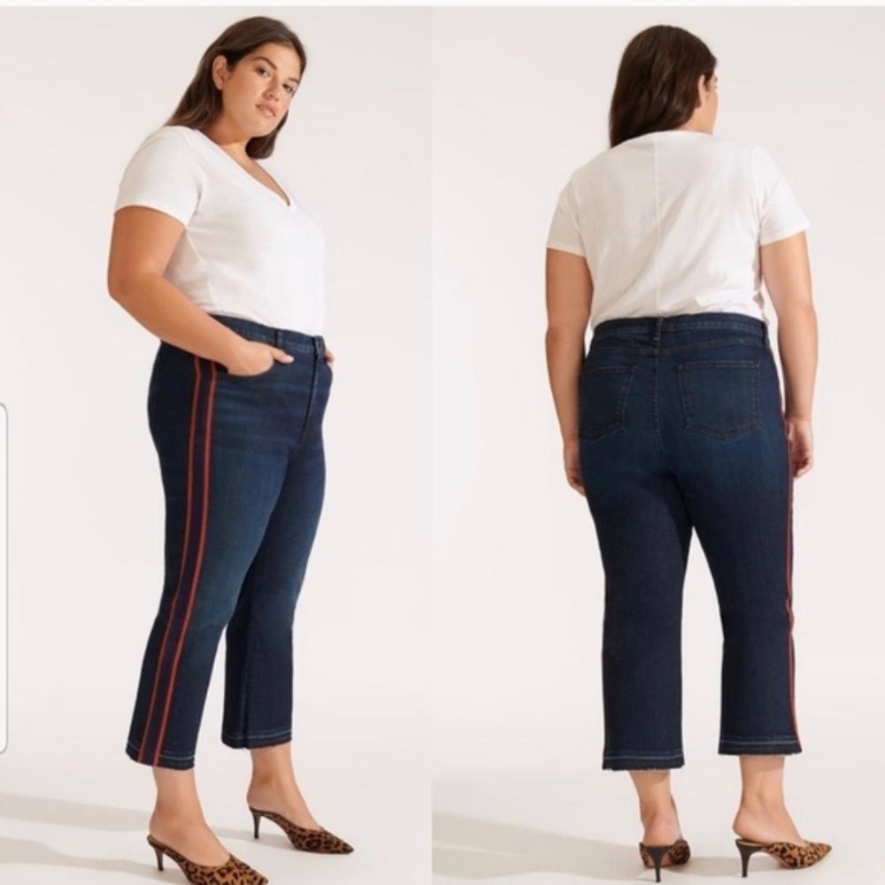 NWT Carolyn High-Rise Baby-Boot Jean